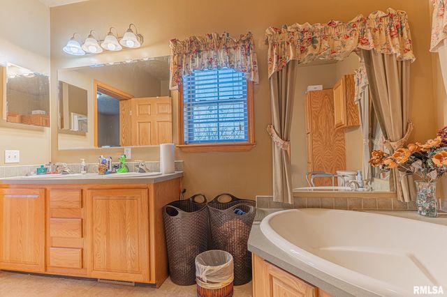 2814 Chouteau Avenue, Odin, IL 62870