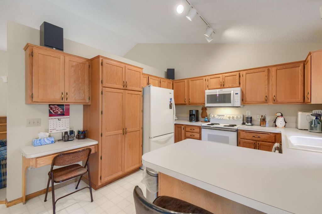 4670 Manor Drive, Eagan, MN 55123 — photo 5