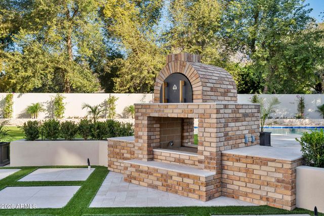 5402 E EXETER Boulevard, Phoenix, AZ 85018