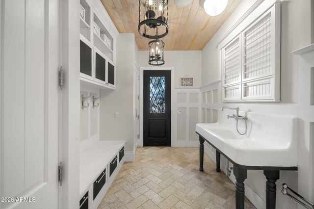 5402 E EXETER Boulevard, Phoenix, AZ 85018