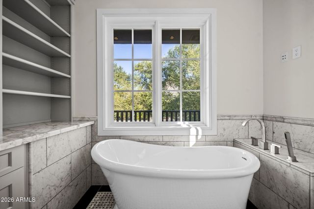 5402 E EXETER Boulevard, Phoenix, AZ 85018