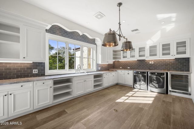 5402 E EXETER Boulevard, Phoenix, AZ 85018