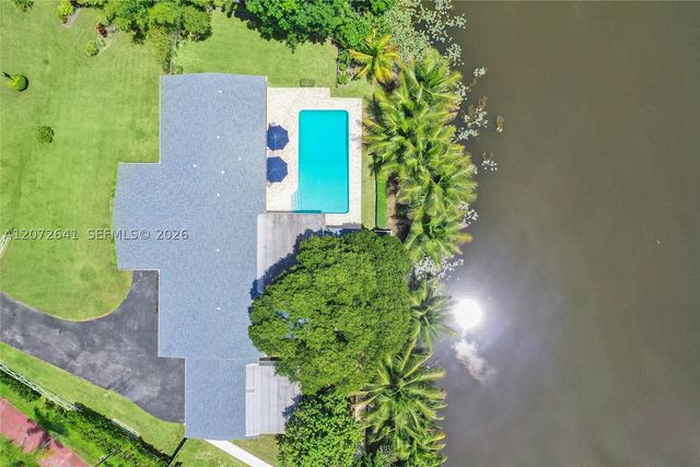 10880 SW 25th St, Davie, FL 33324