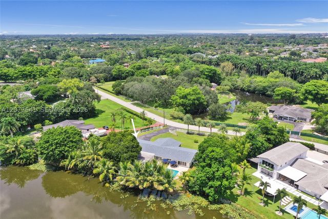 10880 SW 25th St, Davie, FL 33324