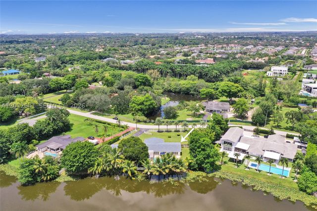 10880 SW 25th St, Davie, FL 33324