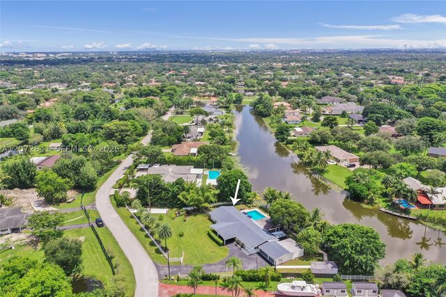 10880 SW 25th St, Davie, FL 33324