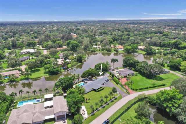 10880 SW 25th St, Davie, FL 33324