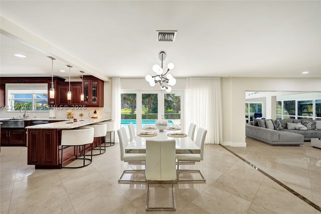 10880 SW 25th St, Davie, FL 33324