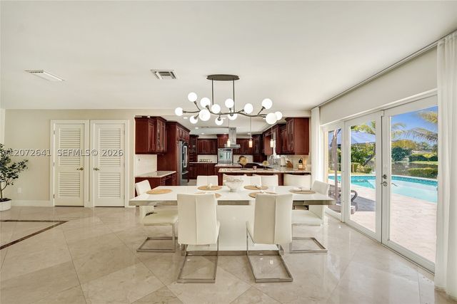 10880 SW 25th St, Davie, FL 33324