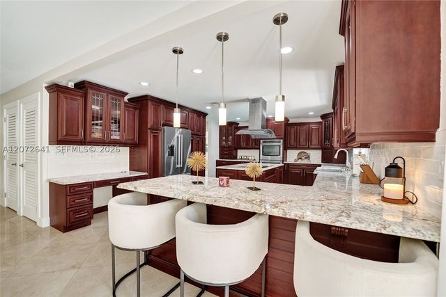 10880 SW 25th St, Davie, FL 33324