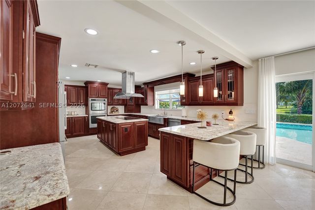 10880 SW 25th St, Davie, FL 33324