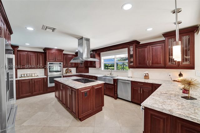 10880 SW 25th St, Davie, FL 33324