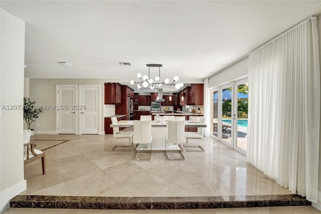 10880 SW 25th St, Davie, FL 33324