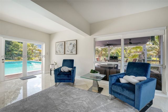 10880 SW 25th St, Davie, FL 33324