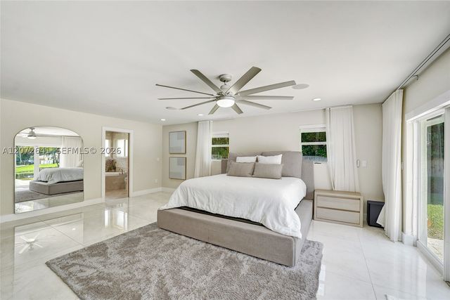 10880 SW 25th St, Davie, FL 33324
