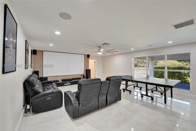 10880 SW 25th St, Davie, FL 33324