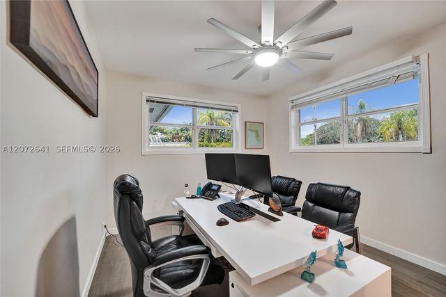 10880 SW 25th St, Davie, FL 33324