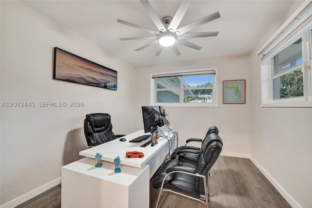 10880 SW 25th St, Davie, FL 33324