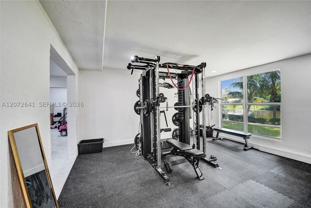 10880 SW 25th St, Davie, FL 33324