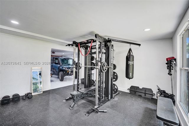 10880 SW 25th St, Davie, FL 33324