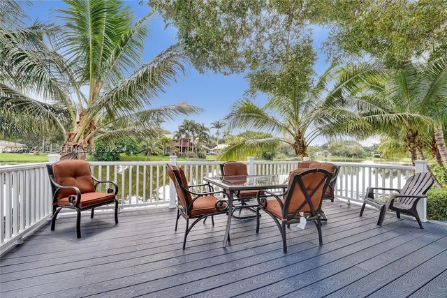 10880 SW 25th St, Davie, FL 33324
