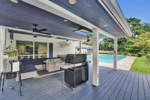 10880 SW 25th St, Davie, FL 33324