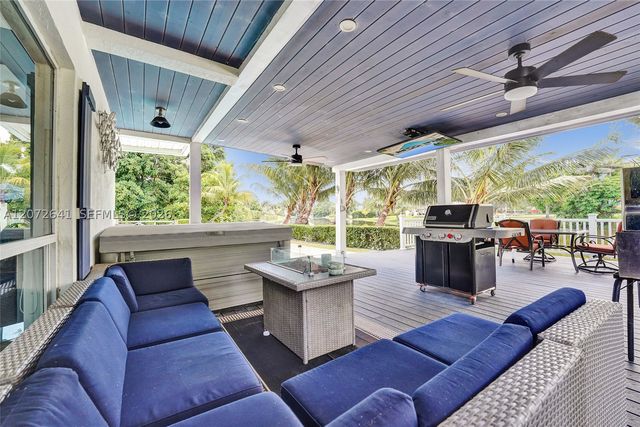 10880 SW 25th St, Davie, FL 33324