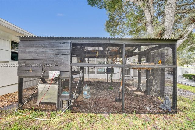 10880 SW 25th St, Davie, FL 33324