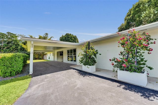 10880 SW 25th St, Davie, FL 33324