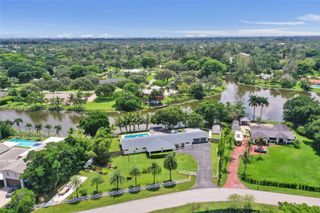 10880 SW 25th St, Davie, FL 33324