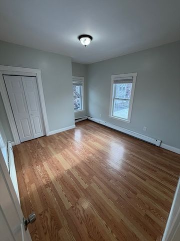 83 Chelsea 2, Boston, MA 02128