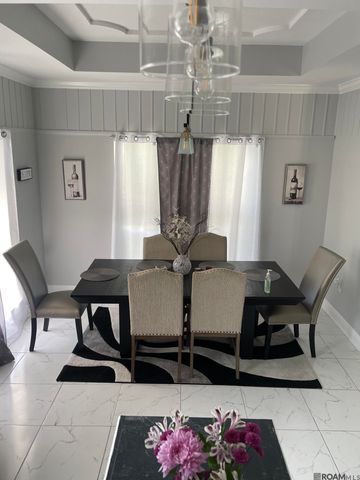6397 Pelican Crossing Dr, Gonzales, LA 70737