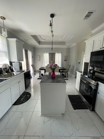 6397 Pelican Crossing Dr, Gonzales, LA 70737