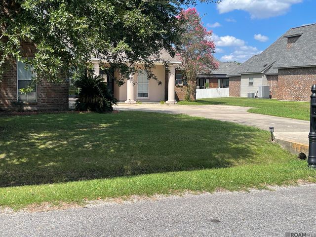 6397 Pelican Crossing Dr, Gonzales, LA 70737