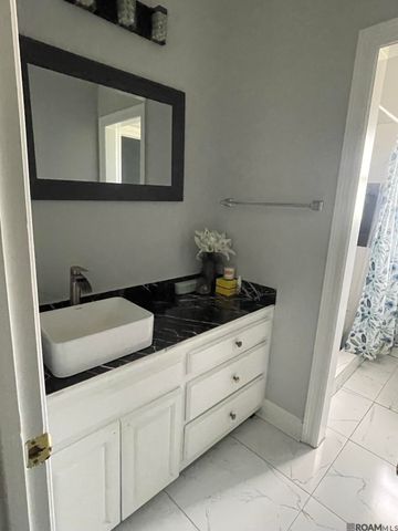 6397 Pelican Crossing Dr, Gonzales, LA 70737