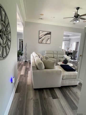 6397 Pelican Crossing Dr, Gonzales, LA 70737