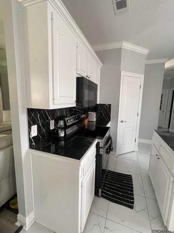 6397 Pelican Crossing Dr, Gonzales, LA 70737