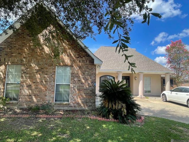 6397 Pelican Crossing Dr, Gonzales, LA 70737