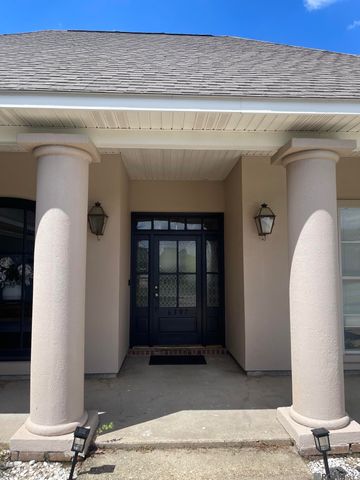6397 Pelican Crossing Dr, Gonzales, LA 70737