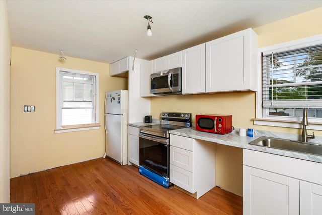 319 STATION RD, Roebling, NJ 08554