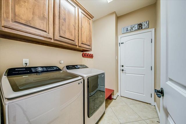 7522 S Lake Drive, Corpus Christi, TX 78414