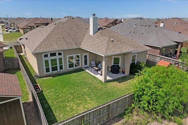 7522 S Lake Drive, Corpus Christi, TX 78414
