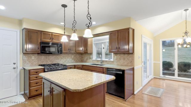 1508 Sylvan Wynde, Louisville, KY 40205