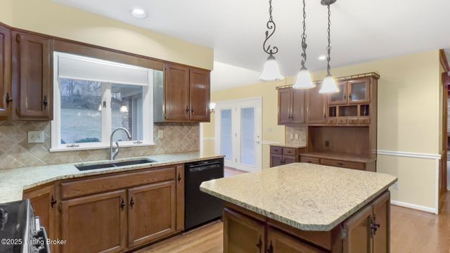 1508 Sylvan Wynde, Louisville, KY 40205