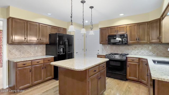 1508 Sylvan Wynde, Louisville, KY 40205