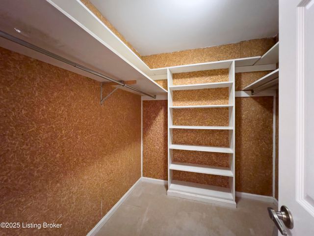 1508 Sylvan Wynde, Louisville, KY 40205