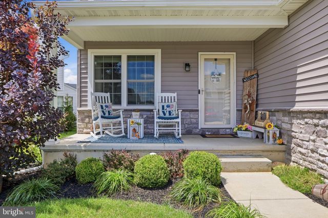 405 JARED WAY, New Holland, PA 17557