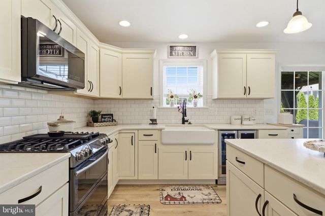 405 JARED WAY, New Holland, PA 17557