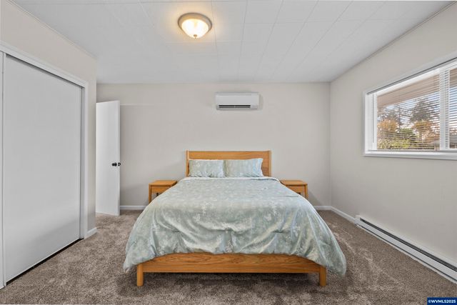 547 Fir St, Woodburn, OR 97071