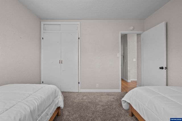 547 Fir St, Woodburn, OR 97071